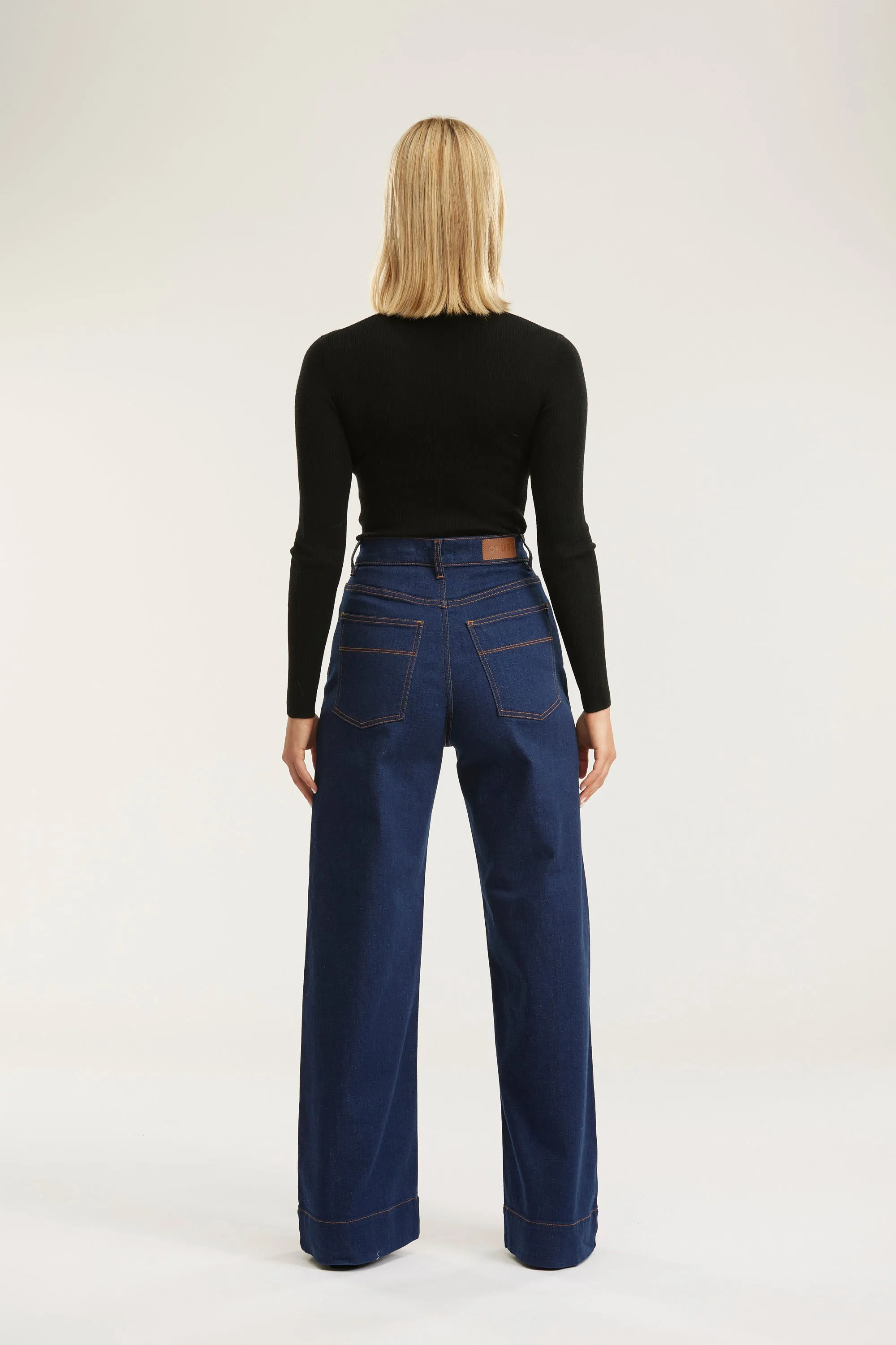 Merino Traveller Rib Roll Neck
